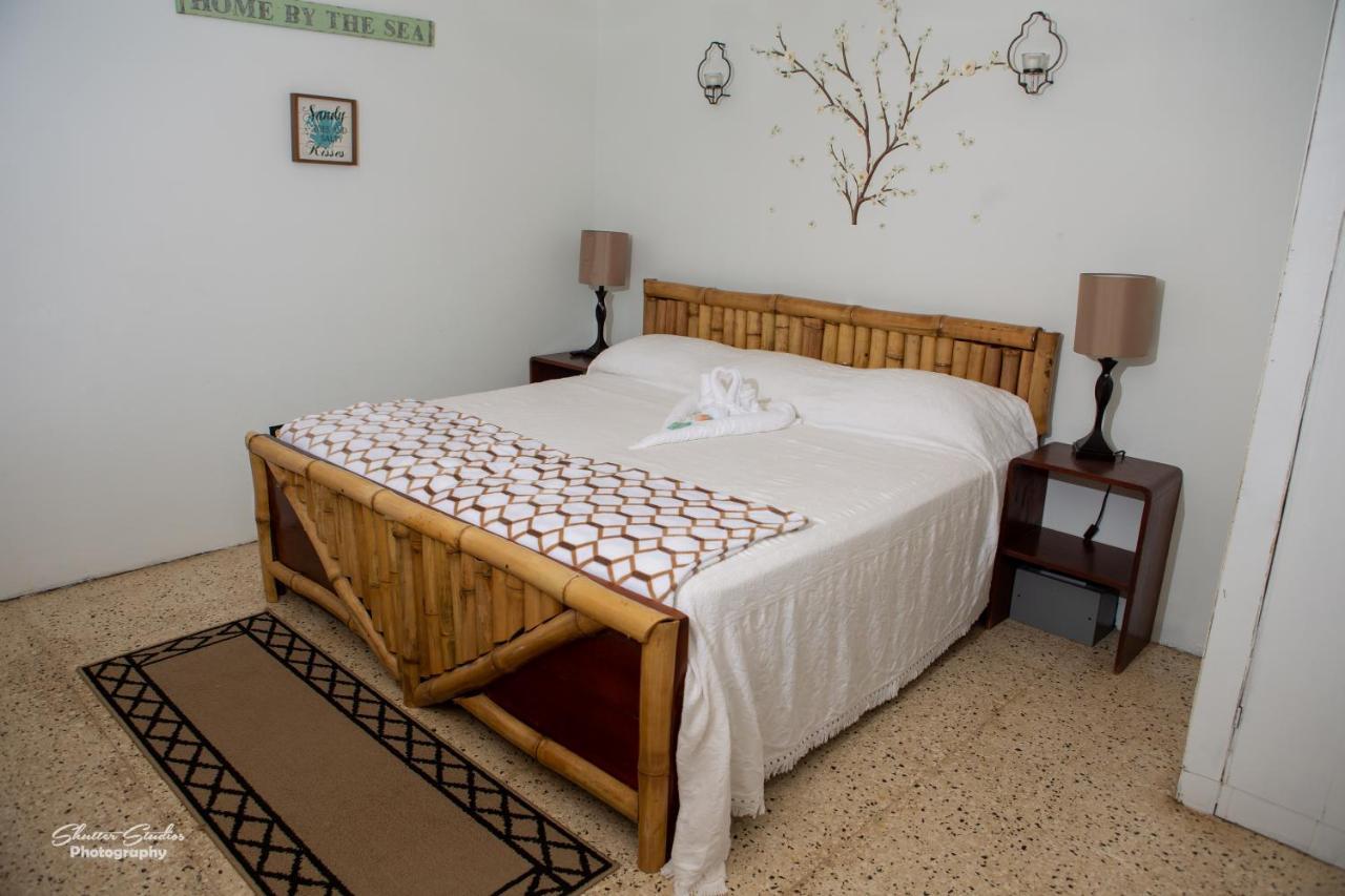Treasure Beach Inn And Bar Ngoại thất bức ảnh